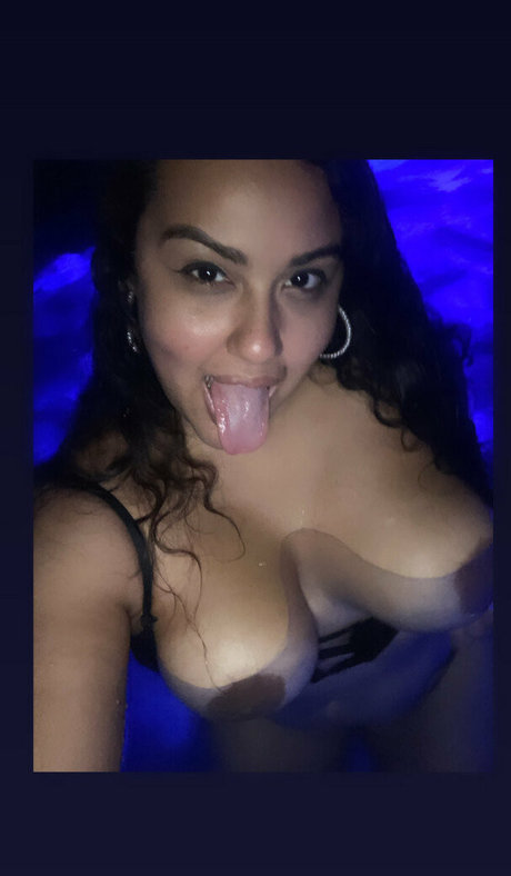 若い熟女OnlyFans ホット裸 写真