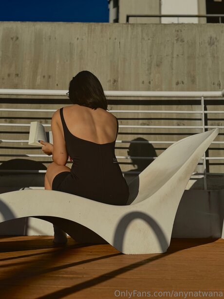 Anynatwana ポルノスター セクシー 写真