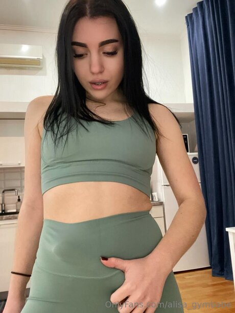 Alisa Gymbabe 素敵な女優 写真