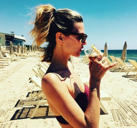 Ella Endlich 完璧なスター 写真