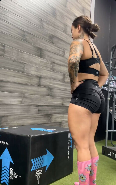 ニューハーフ 熟女 OnlyFans HD 写真