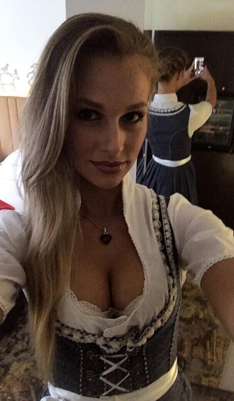 BBW 教師 OnlyFans 無料セクシー 写真