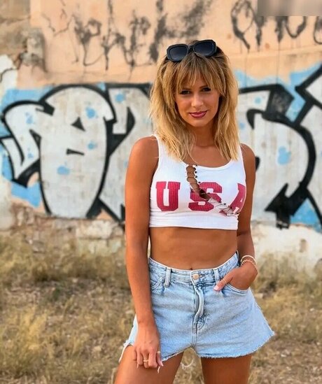 曲線美の赤毛OnlyFans アート裸 アーカイブ