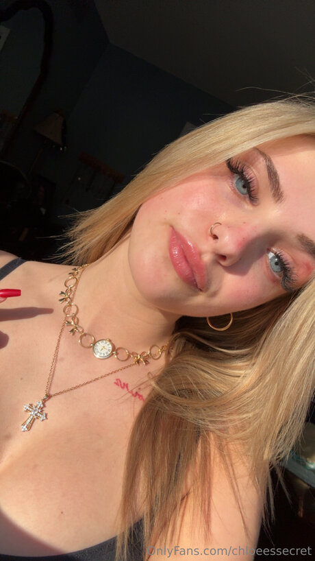 chloeessecret ホット女優 画像