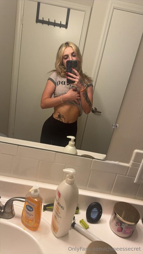 chloeessecret ポルノスター 高品質 写真