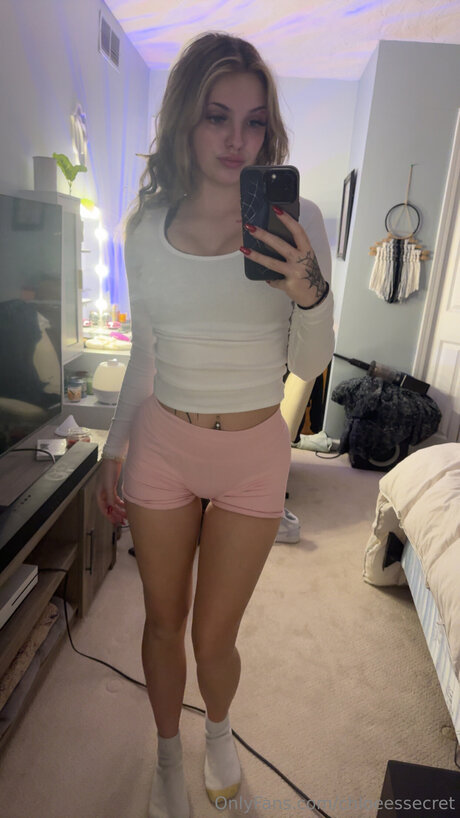 chloeessecret xxx女優 写真