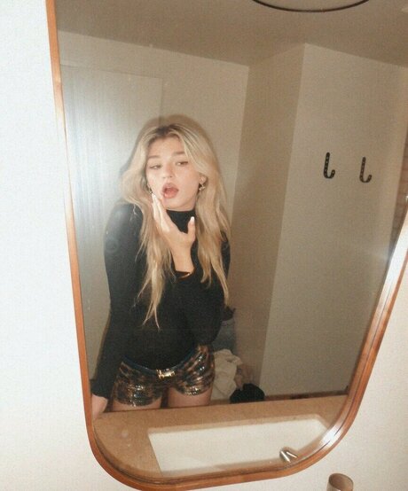 Abby Paradise トップポルノスター 写真