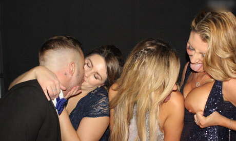 肉厚マンコOnlyFans アートxxx ギャラリー