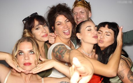 黒髪の熟女OnlyFans ポルノ 画像