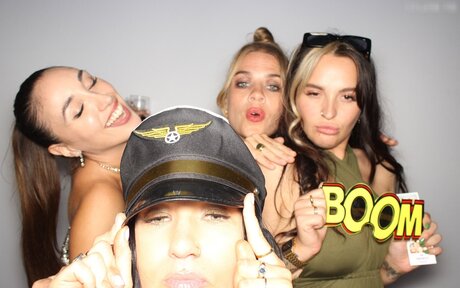 ニューハーフ巨乳OnlyFans ポルノ 写真