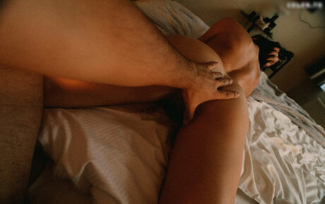 大きなお尻のマンコOnlyFans アートポルノ 写真