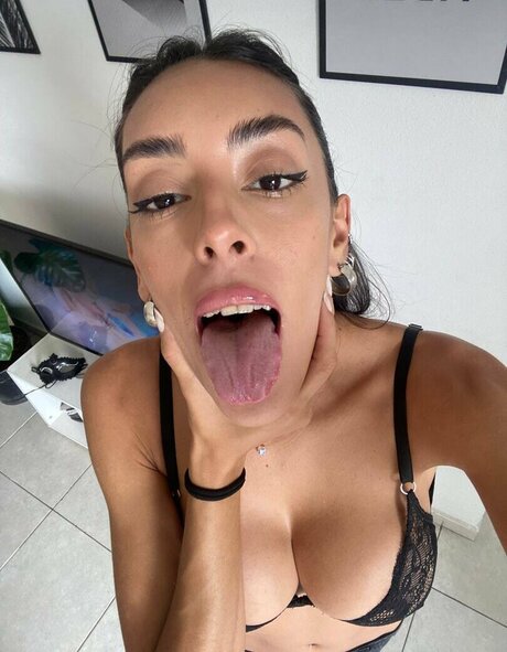 Shoval Nachmani アートモデル 画像