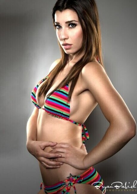 Abbe Drake Abbegirl_ ホットなモデル 画像