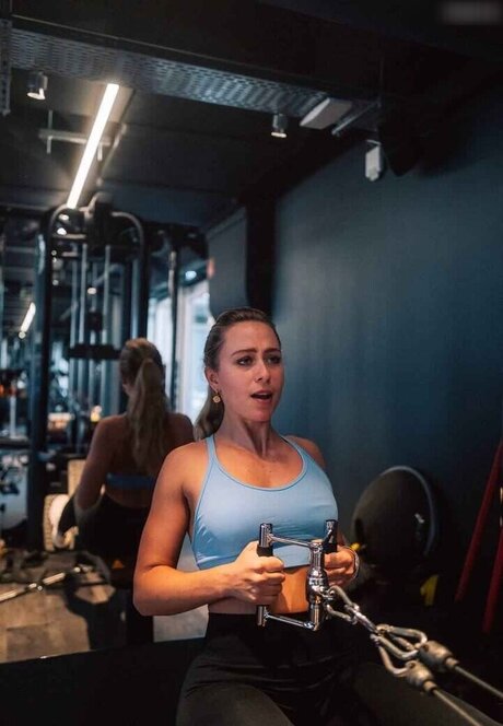 双子の姉妹OnlyFans パーフェクト 写真