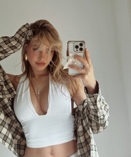 Sterre Meijer アダルト女優 画像