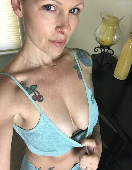 小さいチンポOnlyFans ヌード 写真