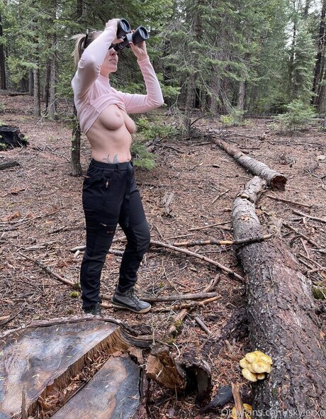 小柄なBBC OnlyFans xxx 写真