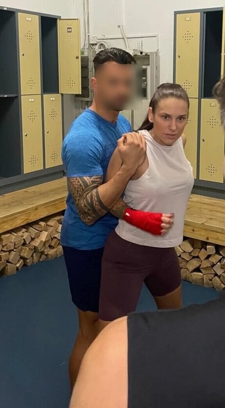 BBW ラティーナ OnlyFans アート裸 写真