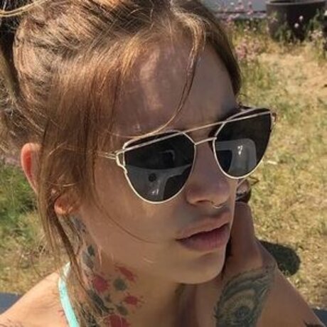 太った黒人女性OnlyFans 無料 画像