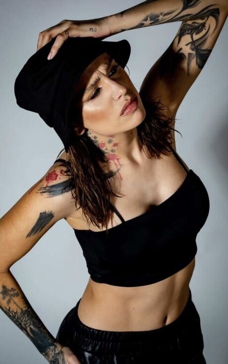 クソなOnlyFans HD 画像