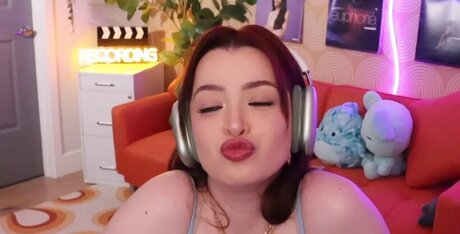 大きな乳首OnlyFans 無料セクシー 写真