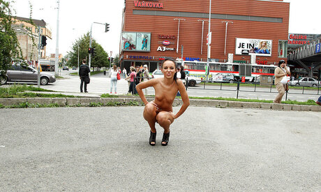 Gina Devine アート女優 ギャラリー