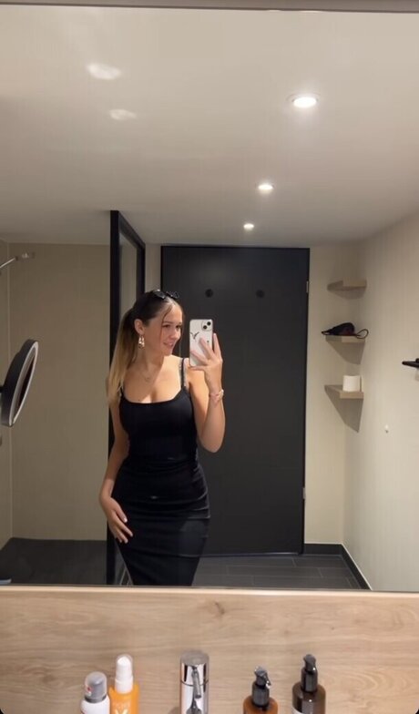 Wieke アダルト女優 画像