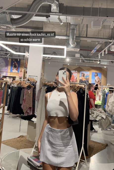 Wieke エロティック女優 ギャラリー