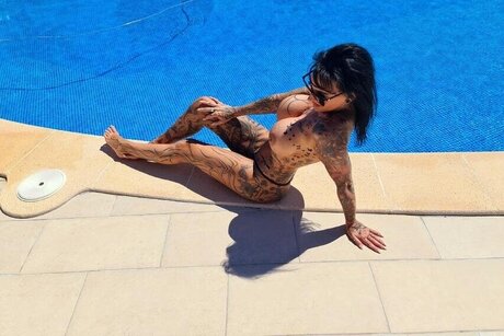 ブルネットの看護師OnlyFans 無料ポルノ 写真