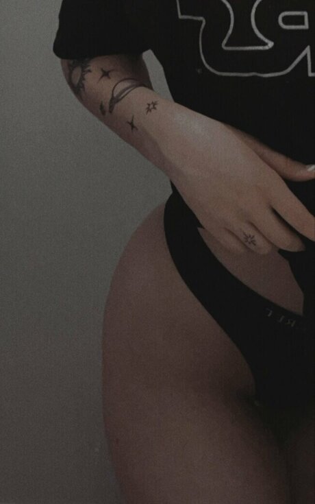 ブラック・ポーグ・オンリーファンズ 限定 写真