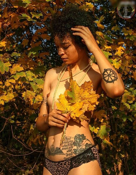 興奮した熟女OnlyFans 素敵 写真