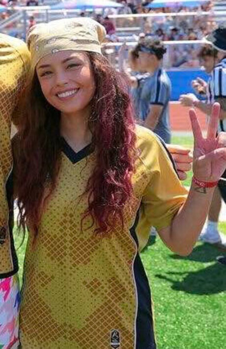 大きな黒い猫OnlyFans アートヌード 写真