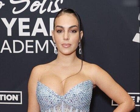 そばかすOnlyFans パーフェクト 写真