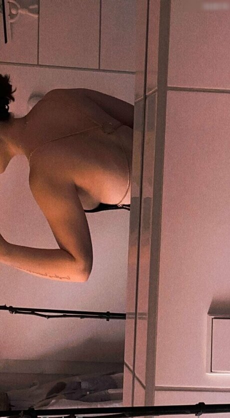 肉厚マンコOnlyFans アート裸 写真