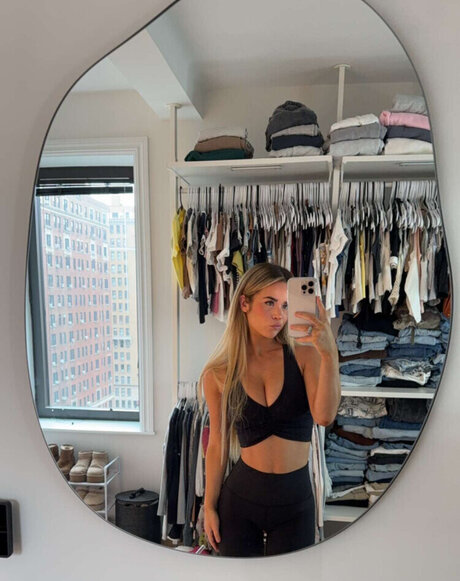 アジア人フィンドムOnlyFans 無料ヌード 画像