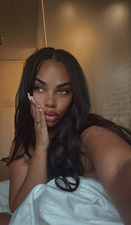 BBW ラティーナ OnlyFans エロチック 画像