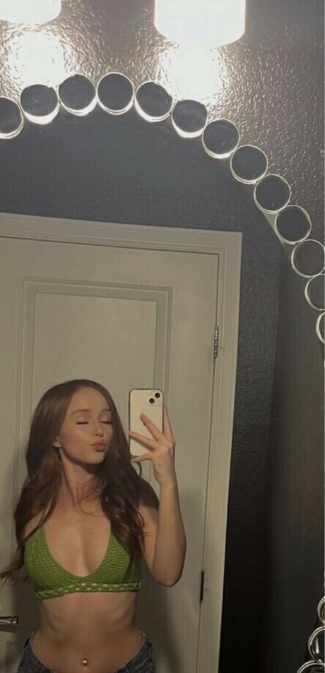 Taylor Levinson 女優 画像