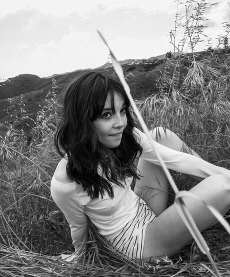 ブルネットの教師OnlyFans ポルノグラフィック 画像