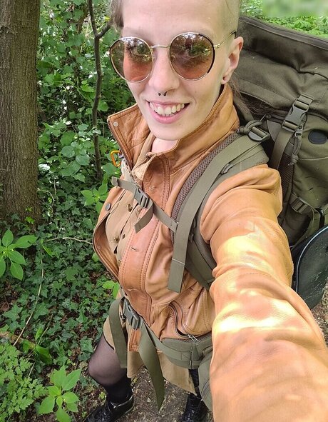 Mena Dreadfull 裸モデル 写真