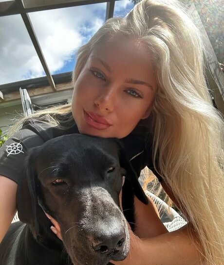 黒人フェムボーイOnlyFans セクシーヌード 画像