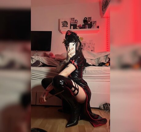 チンコを持つ女たち OnlyFans アートポルノ 画像