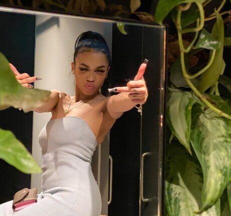 Sad Shordies xxxポルノスター ギャラリー