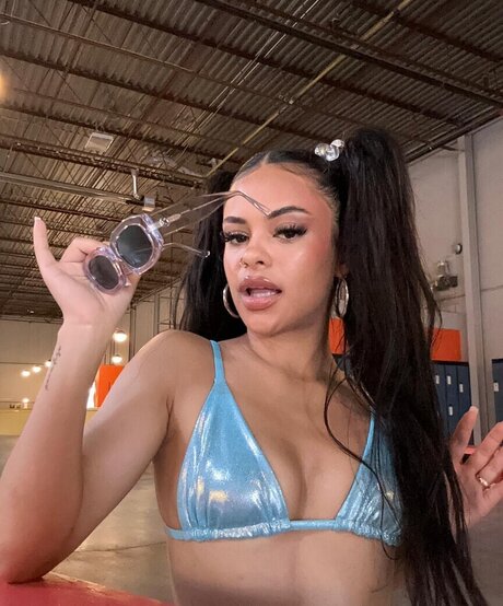 Sad Shordies ポルノモデル 画像