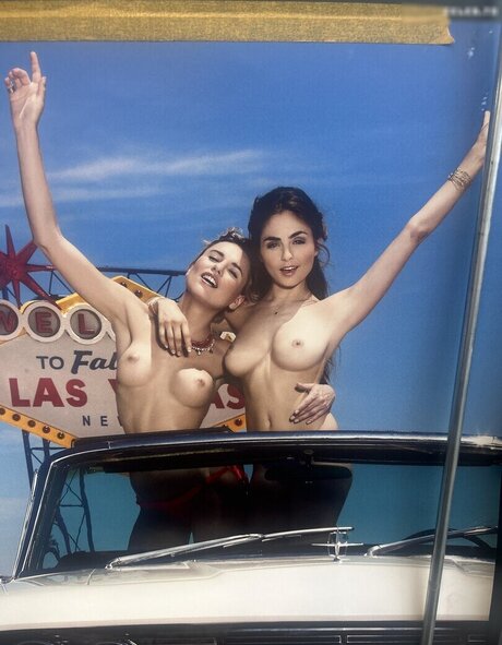 Kennt Sie jemand_ 裸の女優 写真