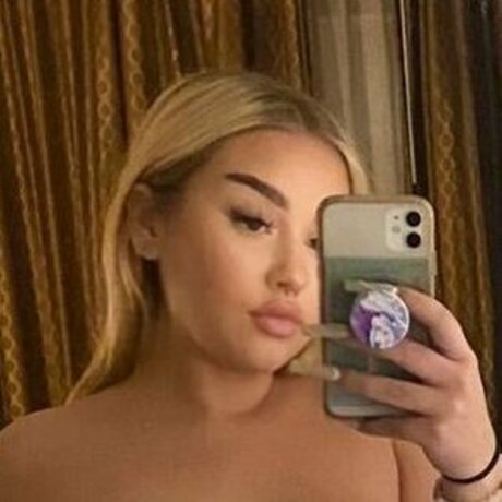 Sage Dovina 完璧なモデル 写真