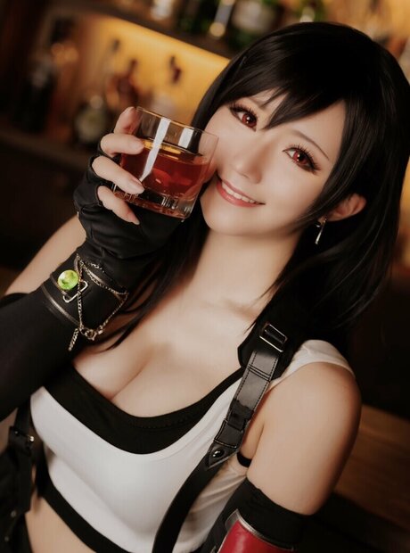 Tifa Cosplay 最高の女優 画像