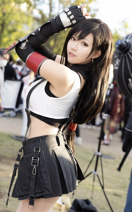 Tifa Cosplay セックスポルノスター ギャラリー