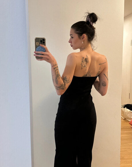 おばあちゃんの巨乳OnlyFans アートxxx 画像