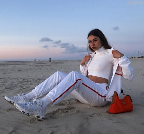 ぽっちゃり痴女OnlyFans セクシーヌード 画像