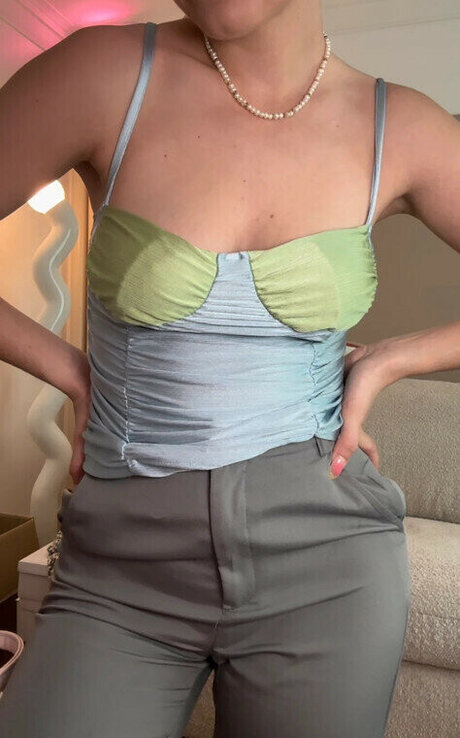 Camille LV モデル 写真